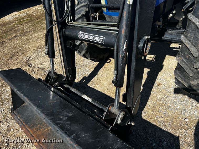 image for item JH9342 2007 New Holland TL100A  MFWD tractor