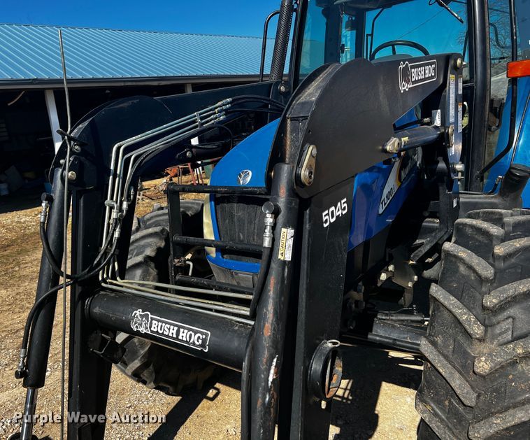 image for item JH9342 2007 New Holland TL100A  MFWD tractor