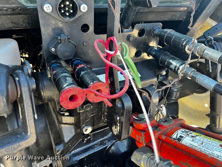 image for item JH9342 2007 New Holland TL100A  MFWD tractor