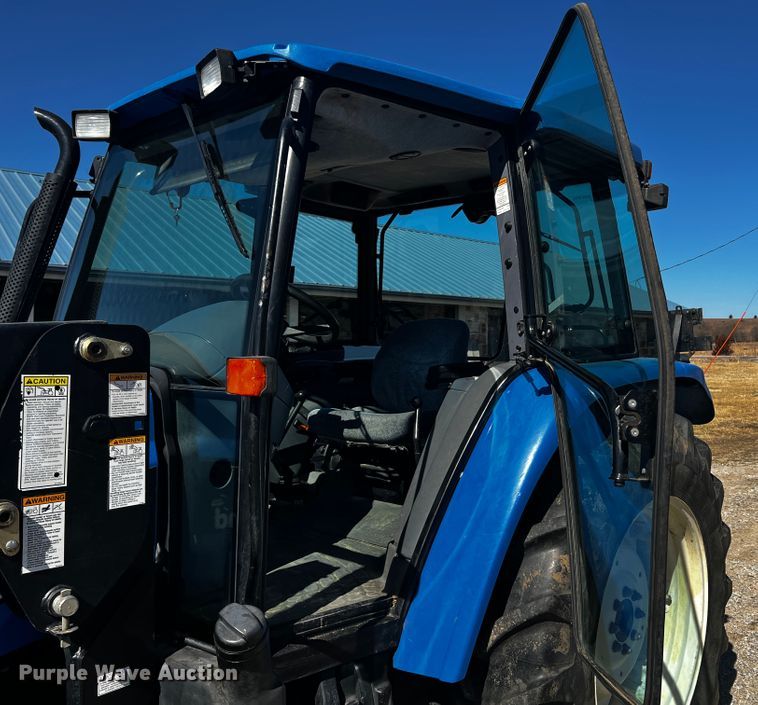 image for item JH9342 2007 New Holland TL100A  MFWD tractor