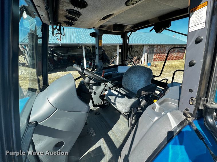 image for item JH9342 2007 New Holland TL100A  MFWD tractor