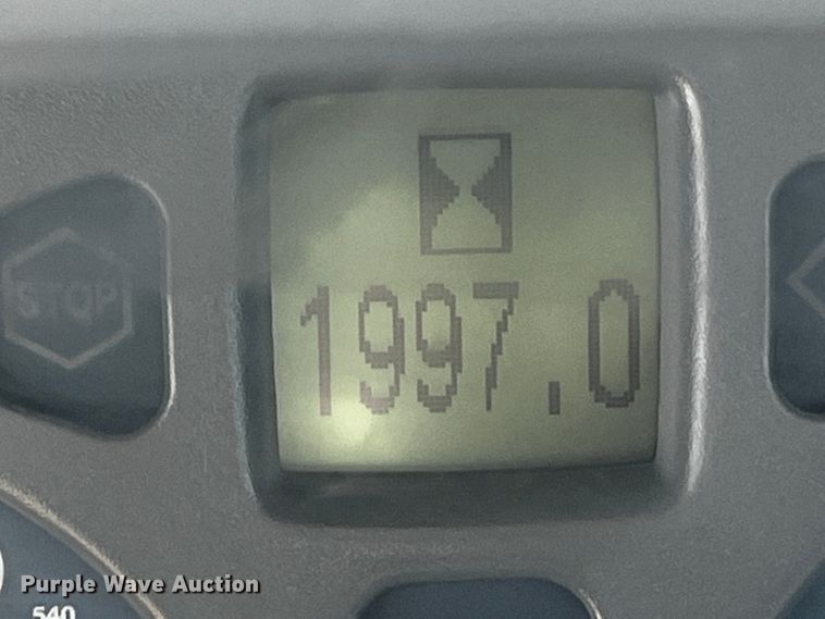 image for item JH9342 2007 New Holland TL100A  MFWD tractor