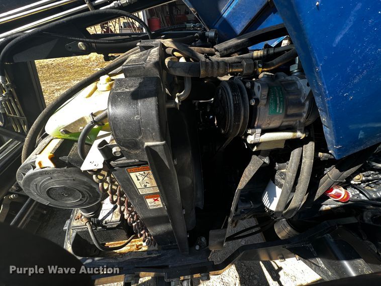 image for item JH9342 2007 New Holland TL100A  MFWD tractor