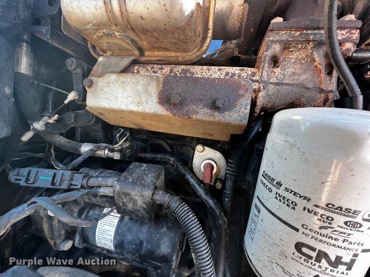 image for item JH9342 2007 New Holland TL100A  MFWD tractor