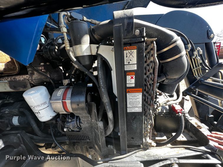 image for item JH9342 2007 New Holland TL100A  MFWD tractor