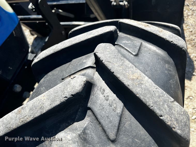 image for item JH9342 2007 New Holland TL100A  MFWD tractor