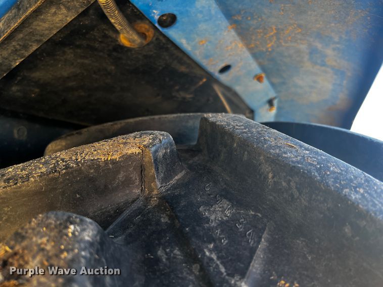 image for item JH9342 2007 New Holland TL100A  MFWD tractor