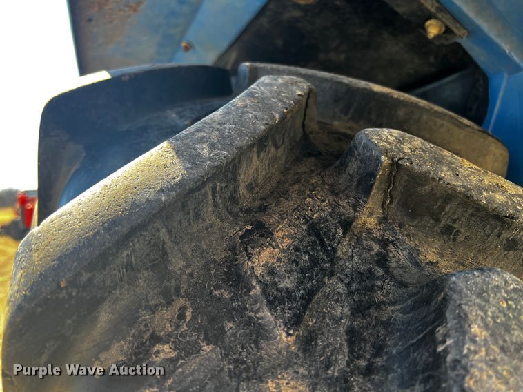 image for item JH9342 2007 New Holland TL100A  MFWD tractor