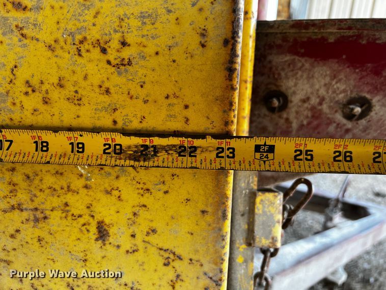 image for item JH9380 New Holland 357  feed grinder/mixer