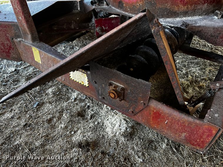 image for item JH9380 New Holland 357  feed grinder/mixer