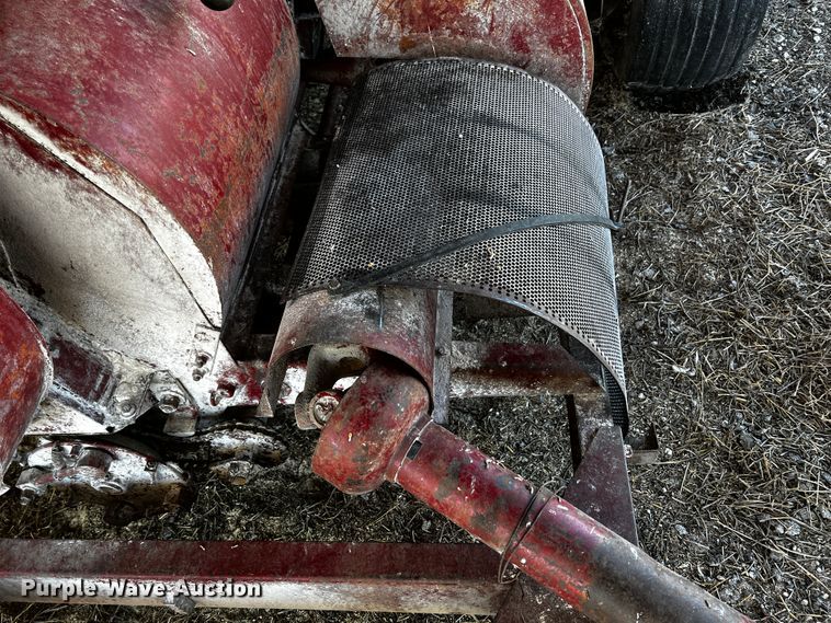 image for item JH9380 New Holland 357  feed grinder/mixer