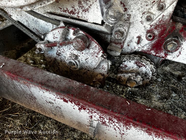 image for item JH9380 New Holland 357  feed grinder/mixer