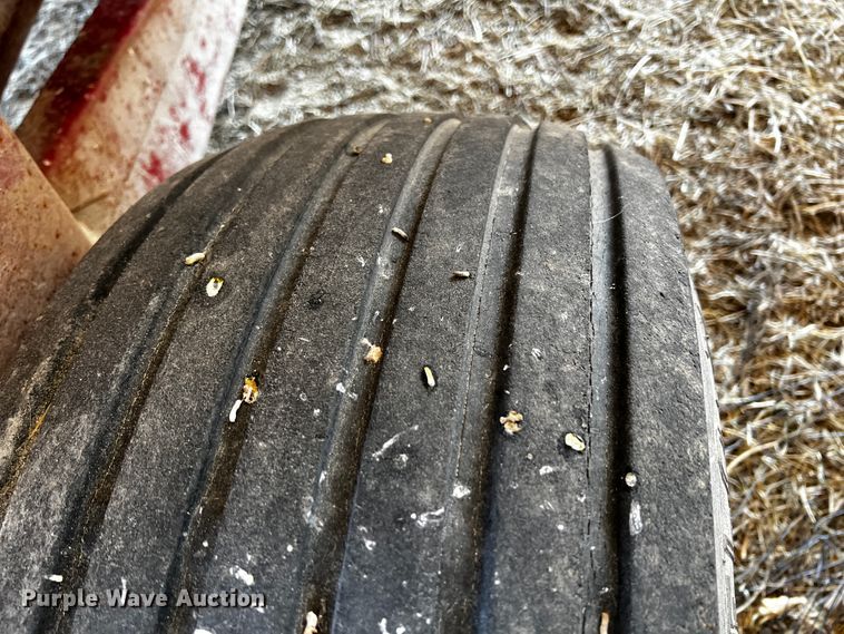 image for item JH9380 New Holland 357  feed grinder/mixer