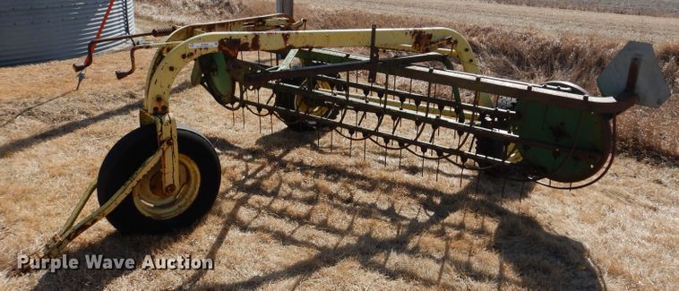 image for item JK9494 John Deere 640  hay rake