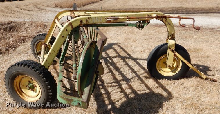 image for item JK9494 John Deere 640  hay rake
