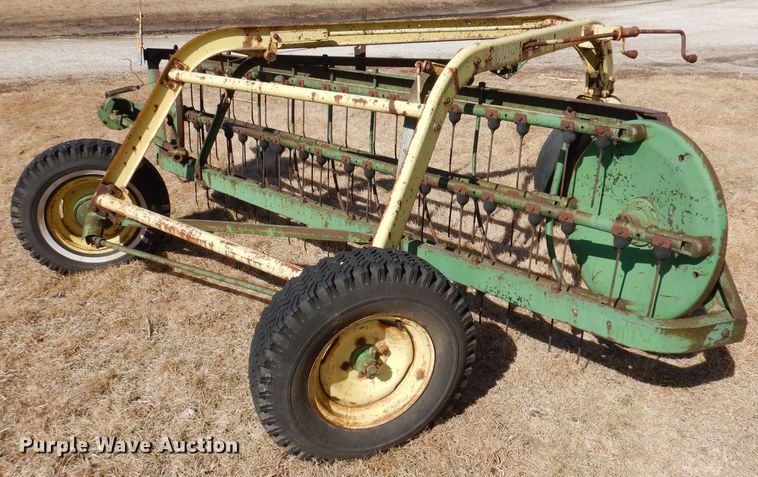 image for item JK9494 John Deere 640  hay rake