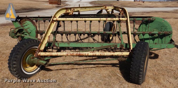 image for item JK9494 John Deere 640  hay rake
