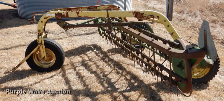 image for item JK9494 John Deere 640  hay rake