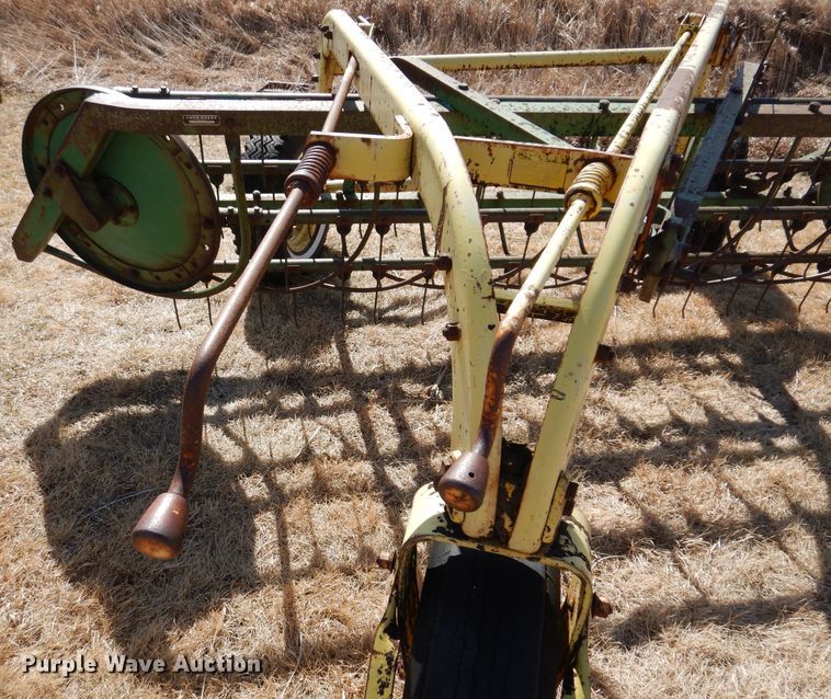image for item JK9494 John Deere 640  hay rake