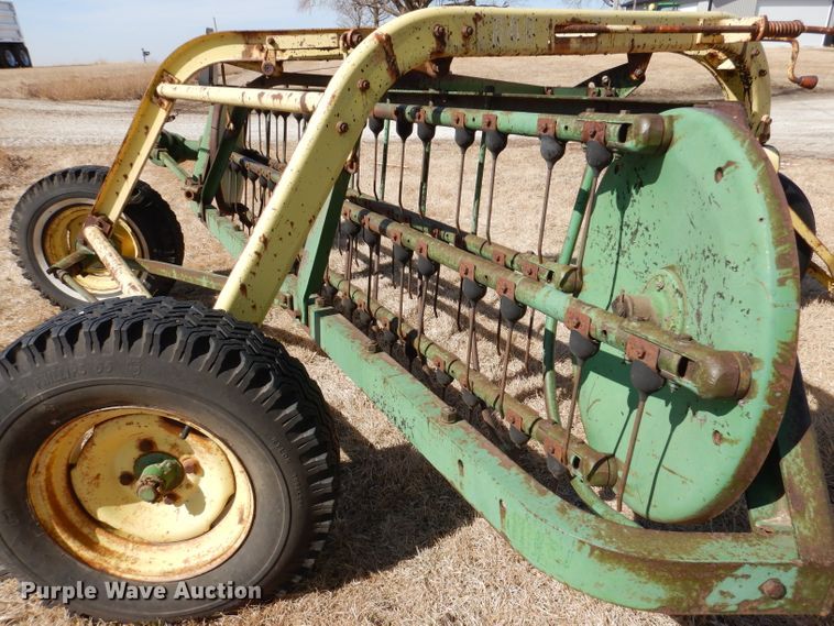 image for item JK9494 John Deere 640  hay rake