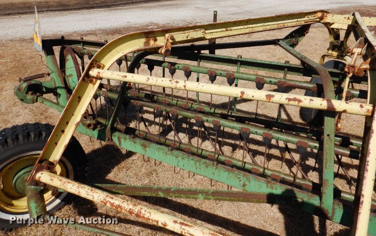 image for item JK9494 John Deere 640  hay rake