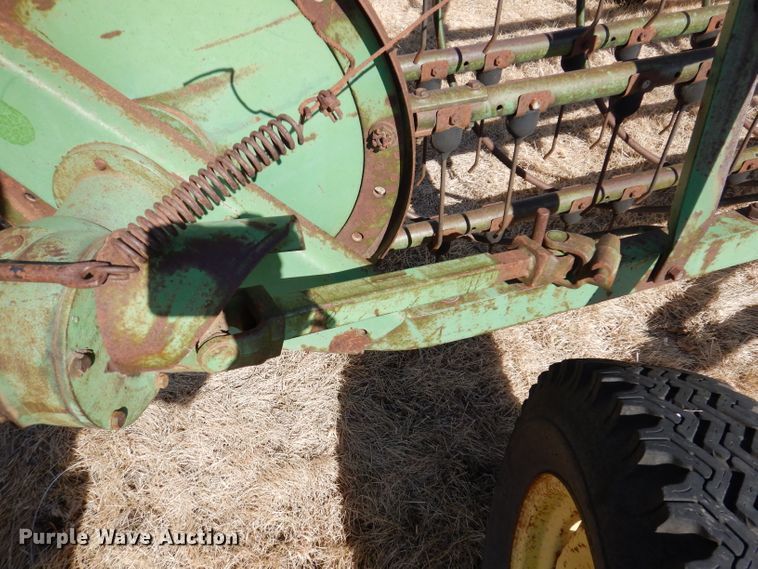 image for item JK9494 John Deere 640  hay rake