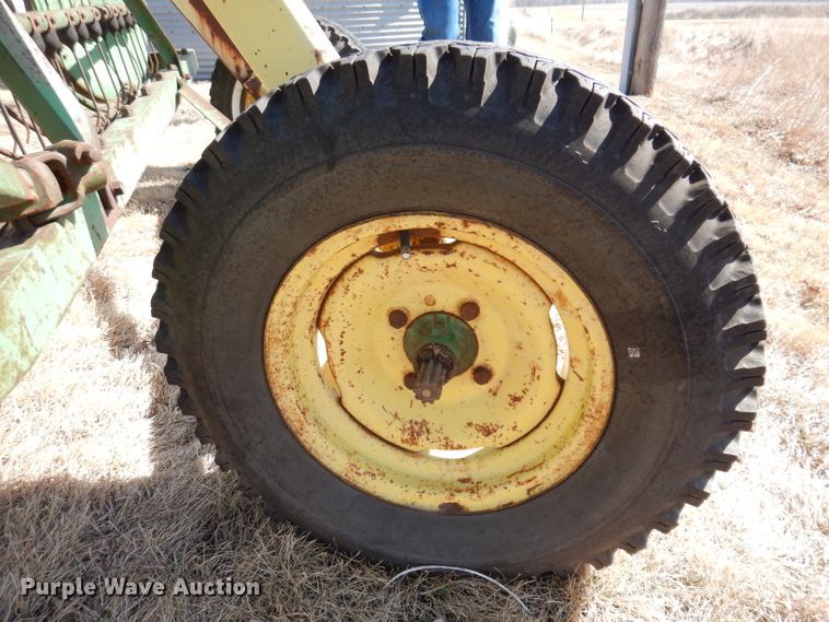 image for item JK9494 John Deere 640  hay rake