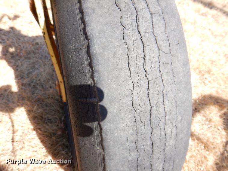 image for item JK9494 John Deere 640  hay rake