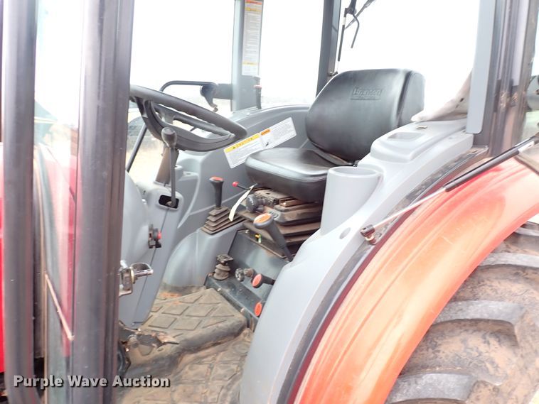 image for item JO9676 2018 Branson 4520C  MFWD tractor