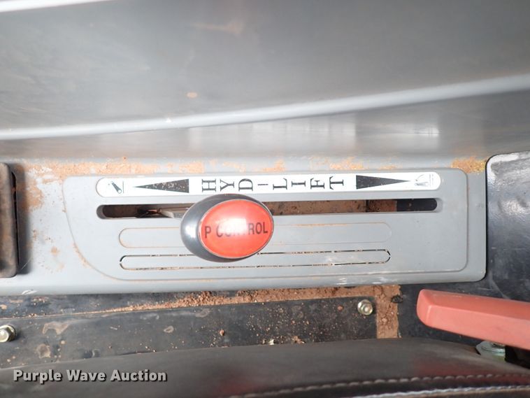 image for item JO9676 2018 Branson 4520C  MFWD tractor