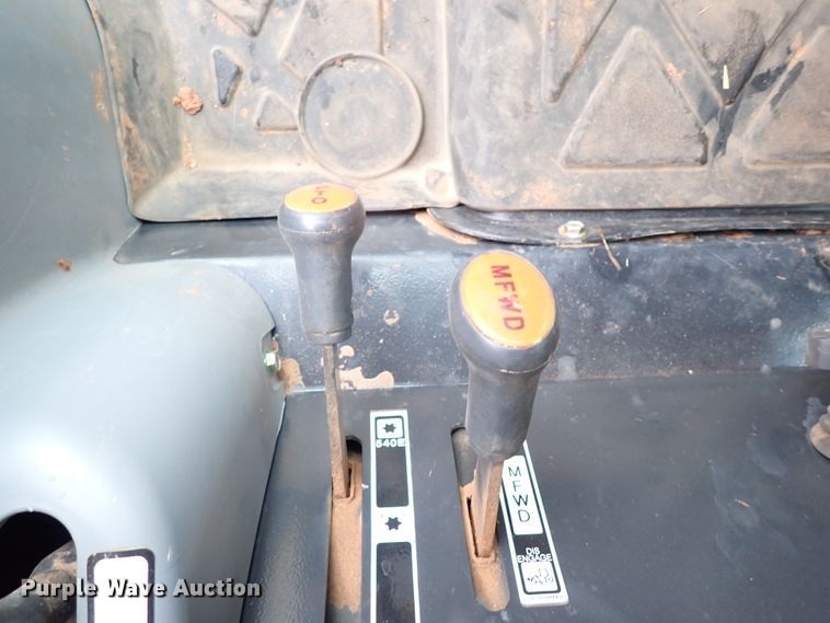 image for item JO9676 2018 Branson 4520C  MFWD tractor