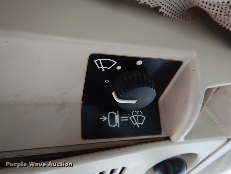 image for item JS9678 2003 John Deere 6415  MFWD tractor