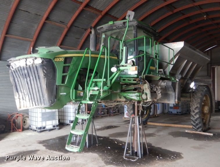 image for item LJ9846 2009 John Deere 4930  applicator
