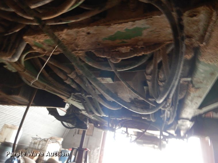 image for item LJ9846 2009 John Deere 4930  applicator