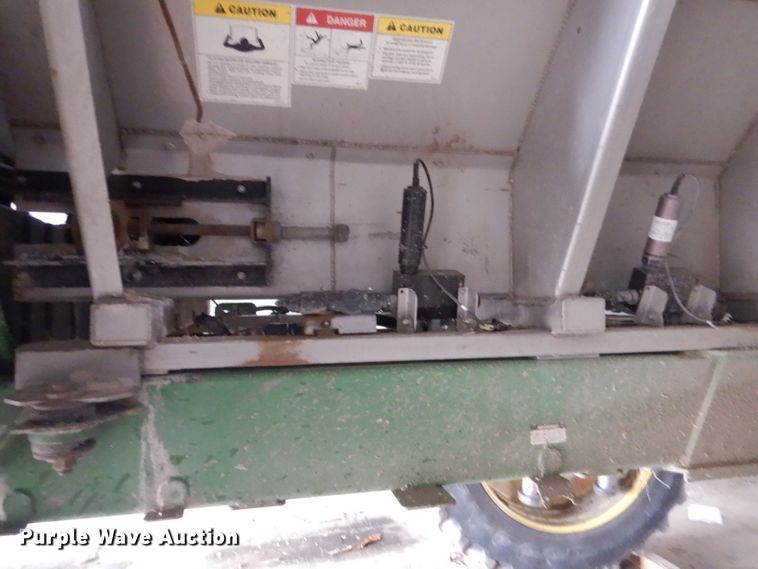 image for item LJ9846 2009 John Deere 4930  applicator