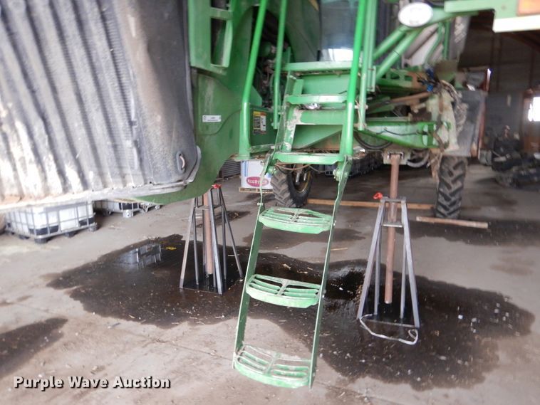 image for item LJ9846 2009 John Deere 4930  applicator