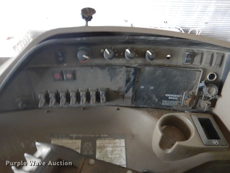 image for item LJ9846 2009 John Deere 4930  applicator