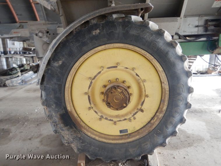 image for item LJ9846 2009 John Deere 4930  applicator