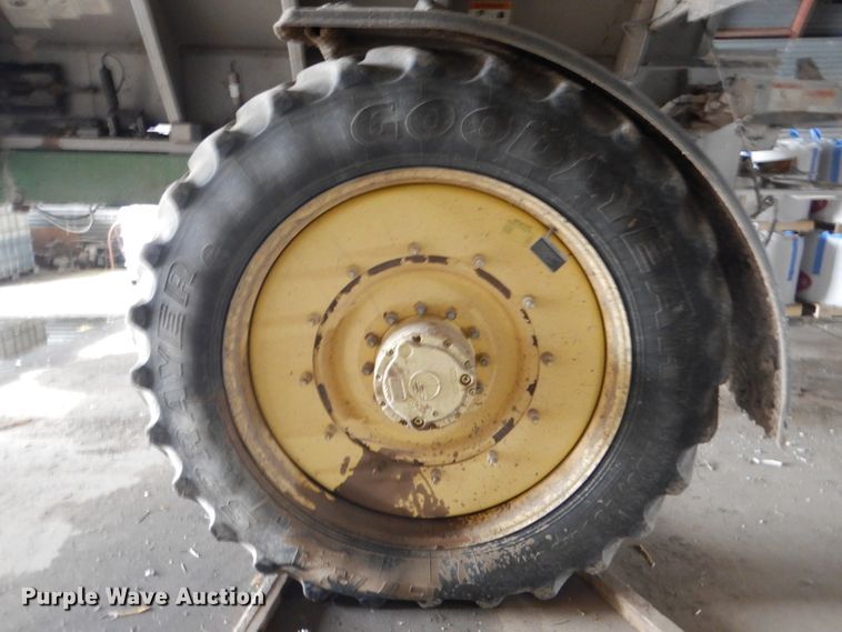 image for item LJ9846 2009 John Deere 4930  applicator