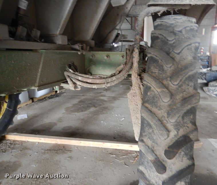 image for item LJ9846 2009 John Deere 4930  applicator