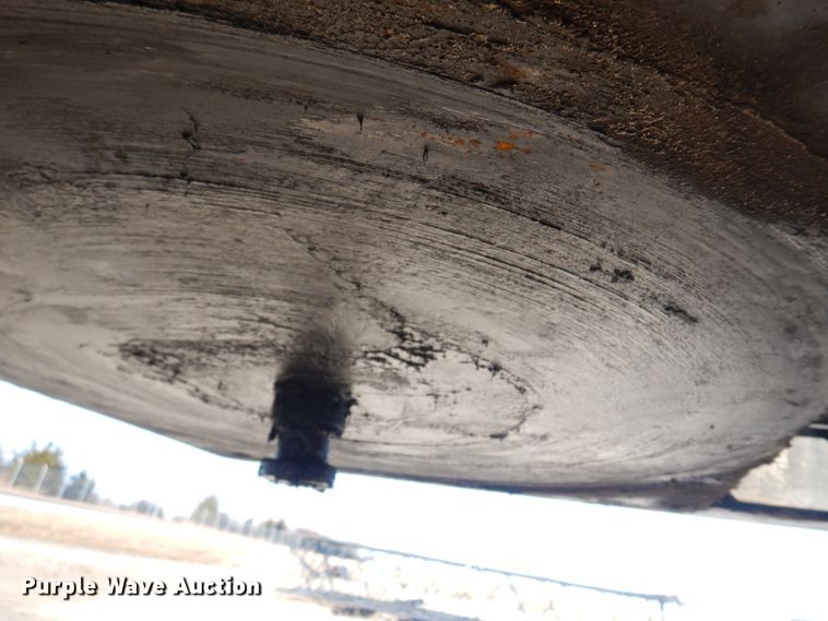 image for item DH8211 2005 Transcraft D-Eagle W2  drop deck trailer