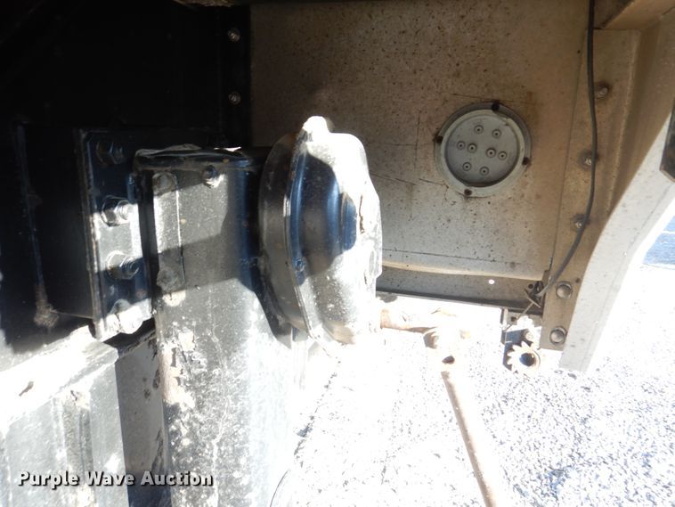 image for item DH8211 2005 Transcraft D-Eagle W2  drop deck trailer