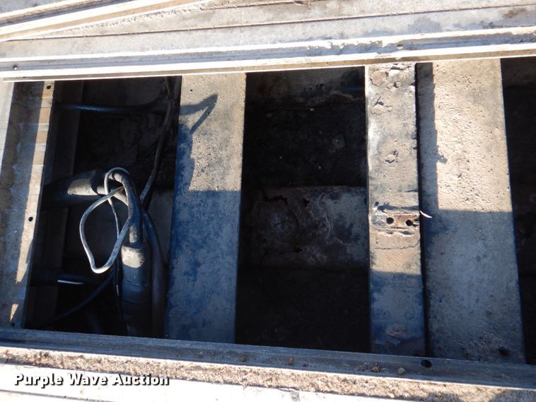 image for item DH8211 2005 Transcraft D-Eagle W2  drop deck trailer