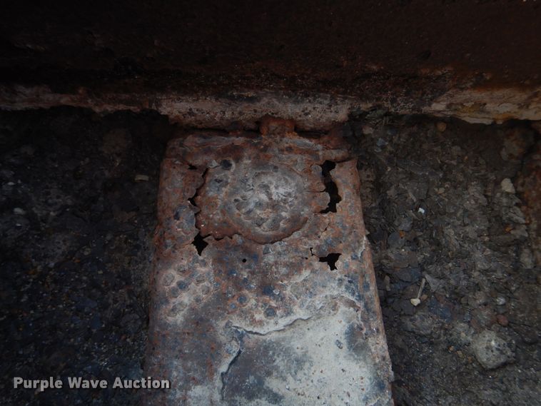 image for item DH8211 2005 Transcraft D-Eagle W2  drop deck trailer