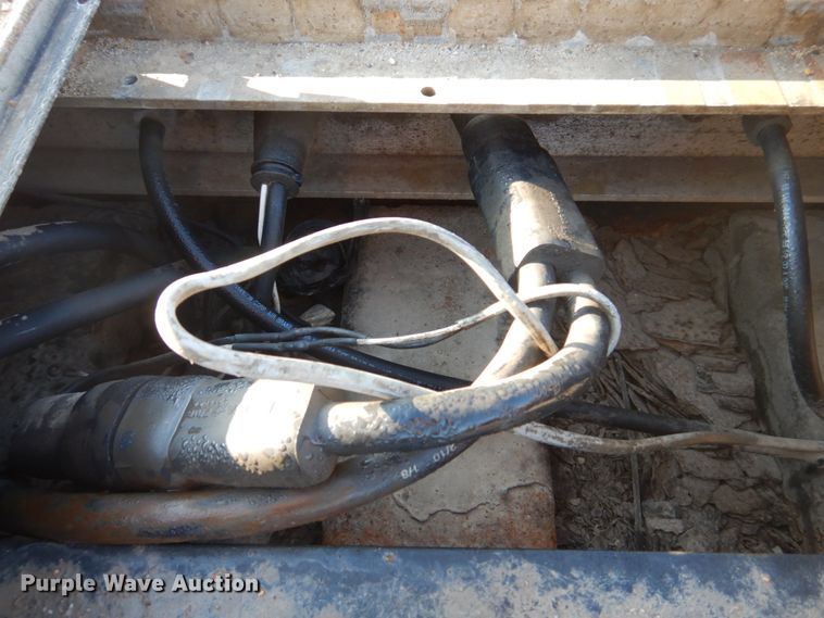 image for item DH8211 2005 Transcraft D-Eagle W2  drop deck trailer