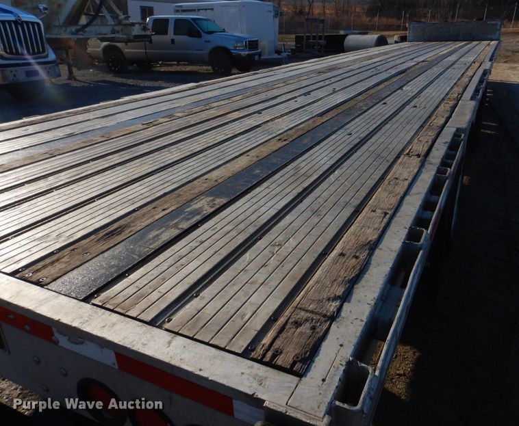 image for item DH8211 2005 Transcraft D-Eagle W2  drop deck trailer