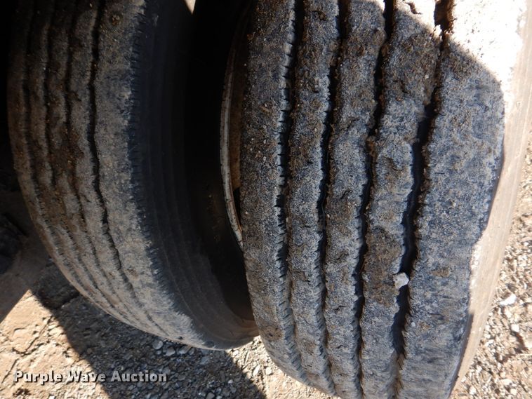 image for item DH8211 2005 Transcraft D-Eagle W2  drop deck trailer