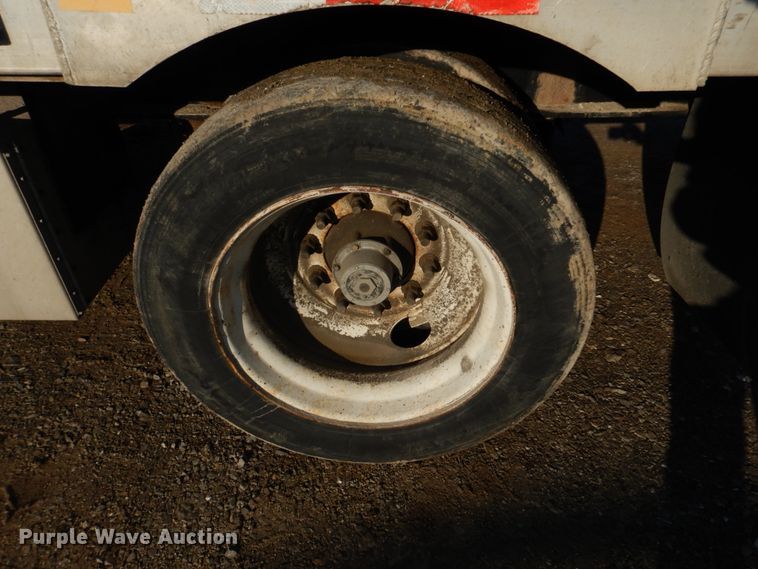 image for item DH8211 2005 Transcraft D-Eagle W2  drop deck trailer