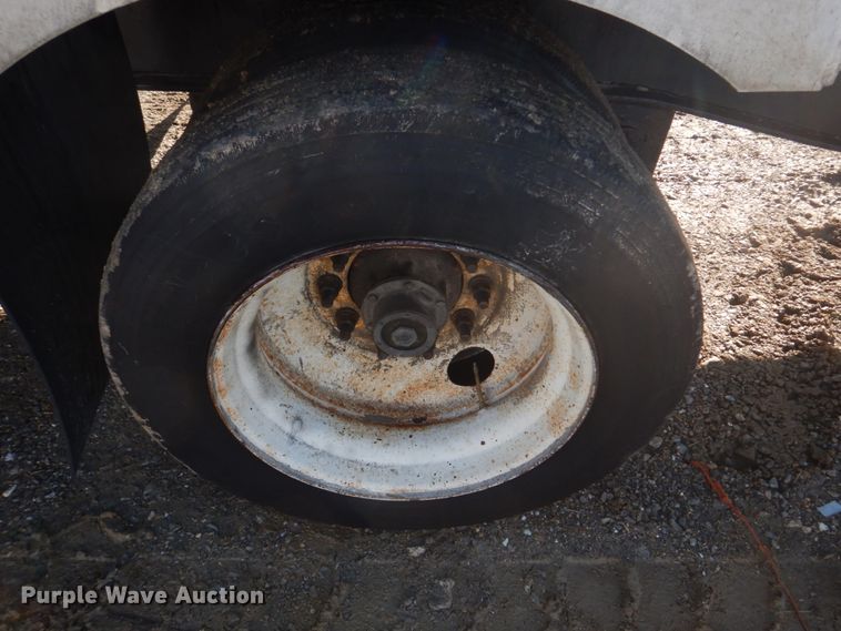 image for item DH8211 2005 Transcraft D-Eagle W2  drop deck trailer