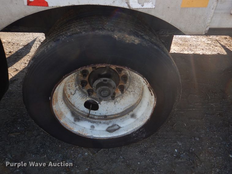 image for item DH8211 2005 Transcraft D-Eagle W2  drop deck trailer